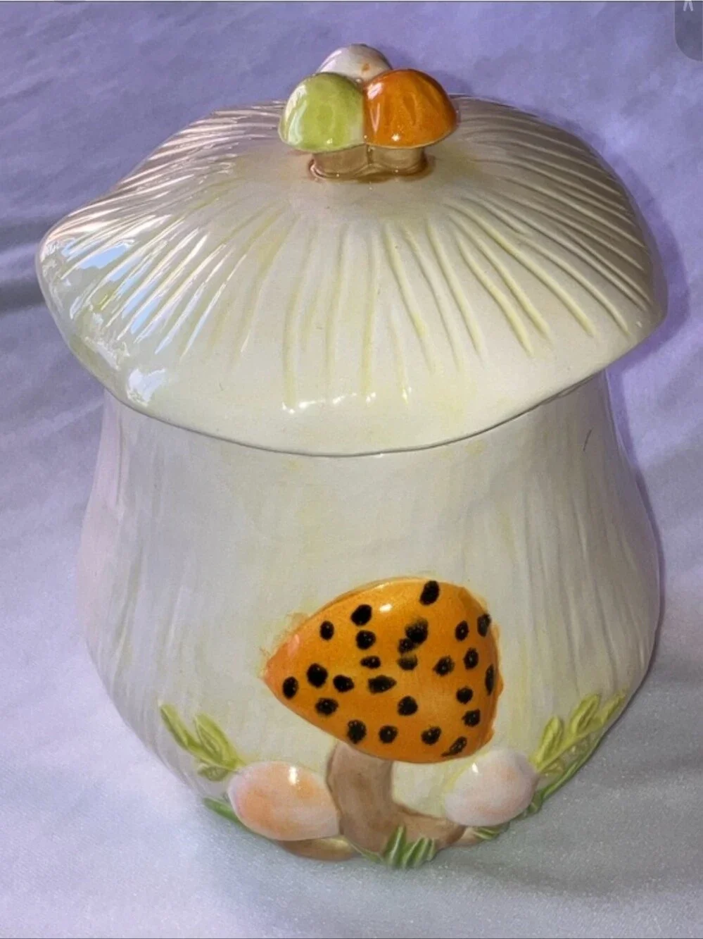 Vintage ARNELS Mushroom Cookie Jar Canister